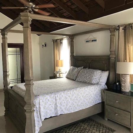 Alexanders Penthouse On The Beach Ocho Rios Exterior foto