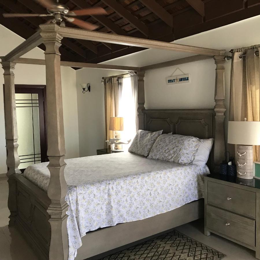 Alexanders Penthouse On The Beach Ocho Rios Exterior foto
