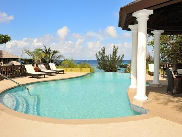 Alexanders Penthouse On The Beach Ocho Rios Exterior foto